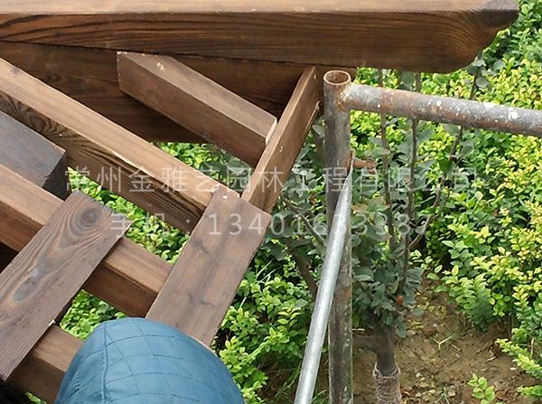 防腐木古建亭施工現場(chǎng) (13)